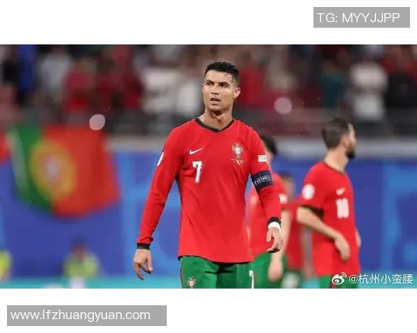 推荐几位备受粉丝喜爱的足球明星及其精彩表现解析